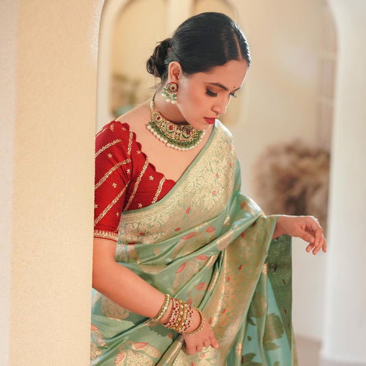 Elegantly decorated with gorgeous Solid Jacquard weave that gives a perfect look to the outfit