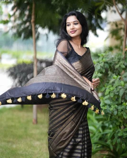 Elegantly decorated with gorgeous Solid Jacquard weave that gives a perfect look to the outfit Black Colour