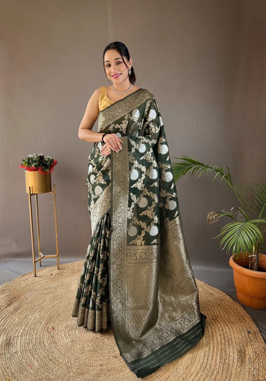 Elegantly decorated with gorgeous Solid Jacquard weave that gives a perfect look to the outfit